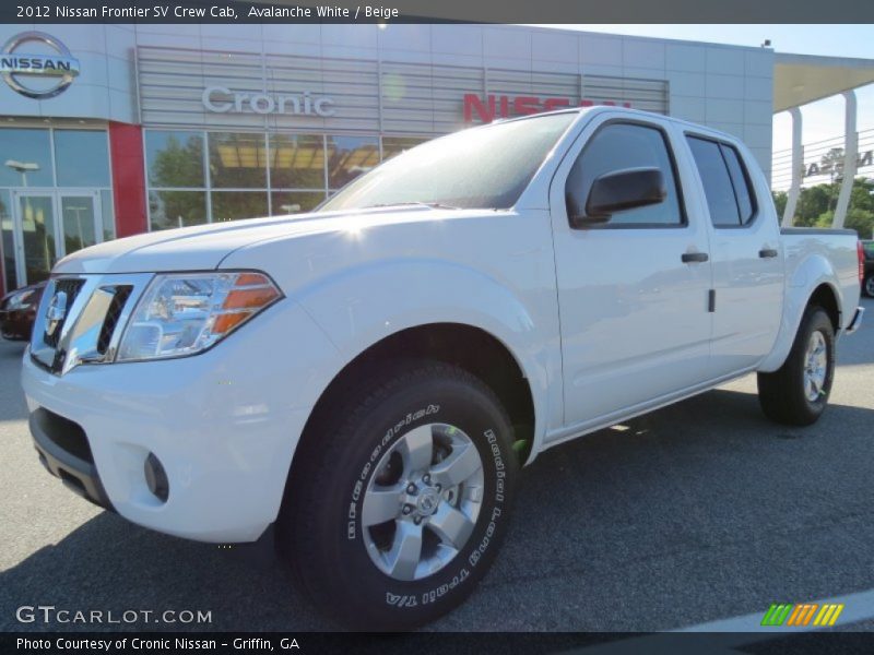 Avalanche White / Beige 2012 Nissan Frontier SV Crew Cab