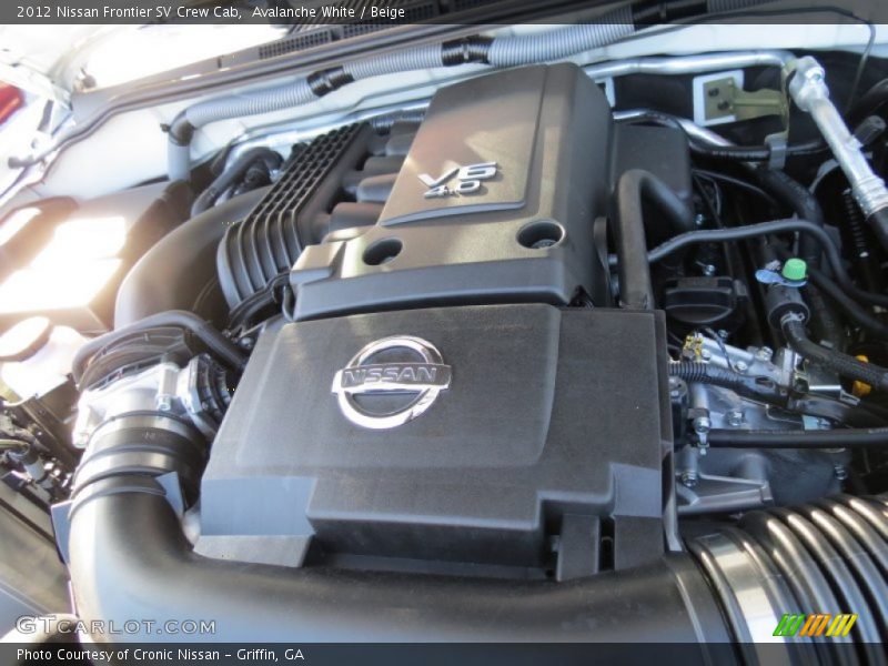 Avalanche White / Beige 2012 Nissan Frontier SV Crew Cab