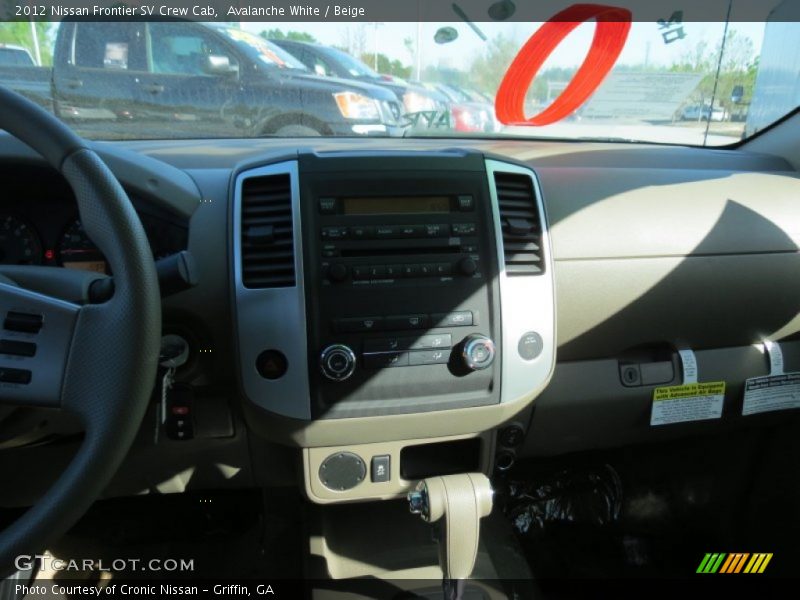 Avalanche White / Beige 2012 Nissan Frontier SV Crew Cab