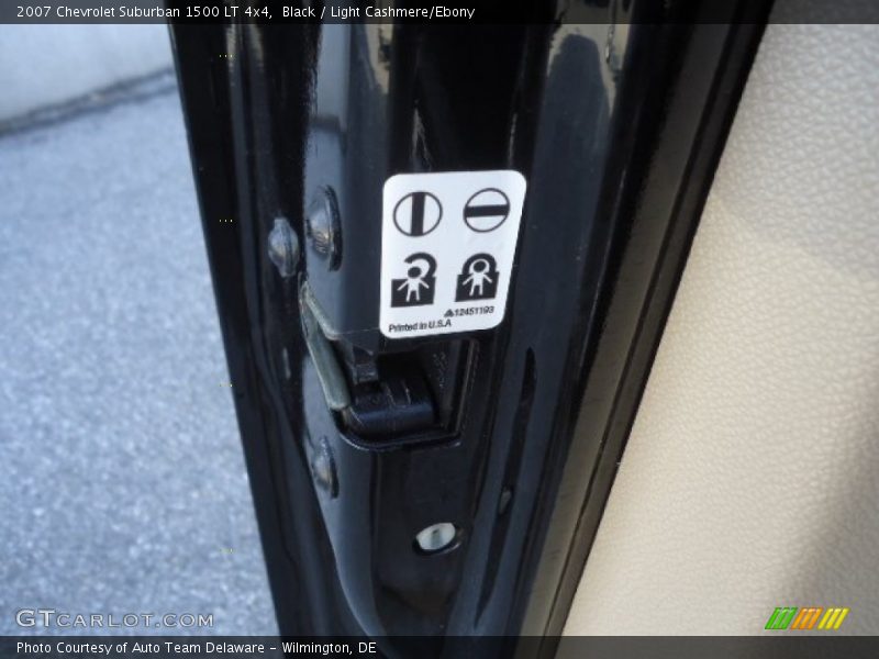Black / Light Cashmere/Ebony 2007 Chevrolet Suburban 1500 LT 4x4