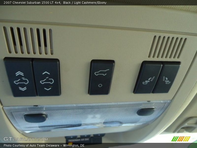 Black / Light Cashmere/Ebony 2007 Chevrolet Suburban 1500 LT 4x4