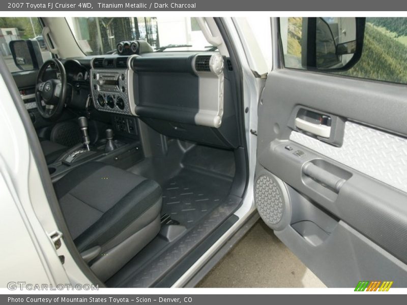 Titanium Metallic / Dark Charcoal 2007 Toyota FJ Cruiser 4WD