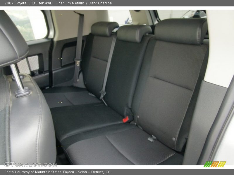 Titanium Metallic / Dark Charcoal 2007 Toyota FJ Cruiser 4WD