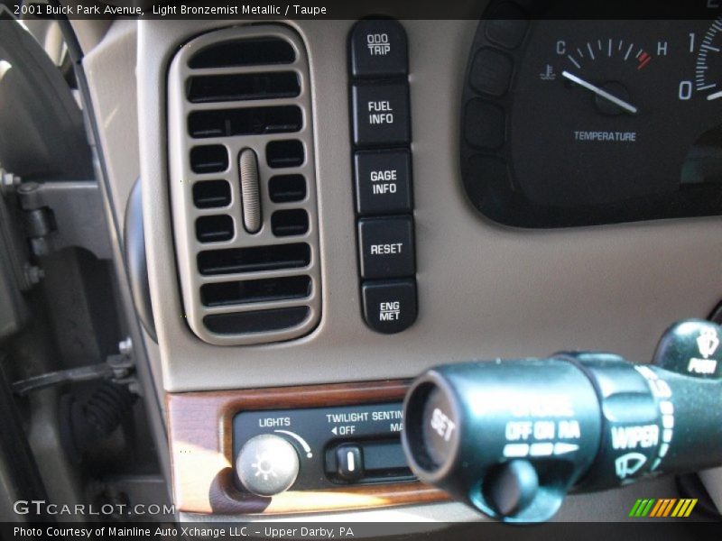 Light Bronzemist Metallic / Taupe 2001 Buick Park Avenue