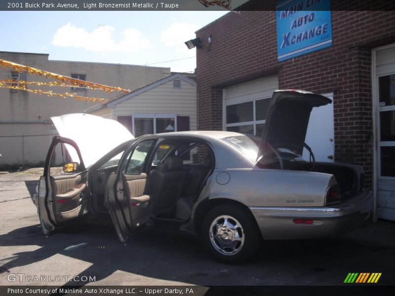 Light Bronzemist Metallic / Taupe 2001 Buick Park Avenue
