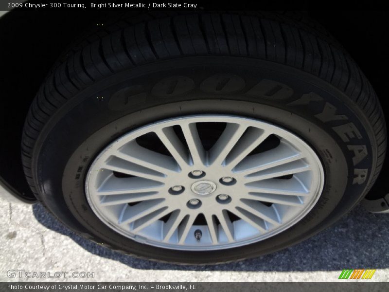 Bright Silver Metallic / Dark Slate Gray 2009 Chrysler 300 Touring