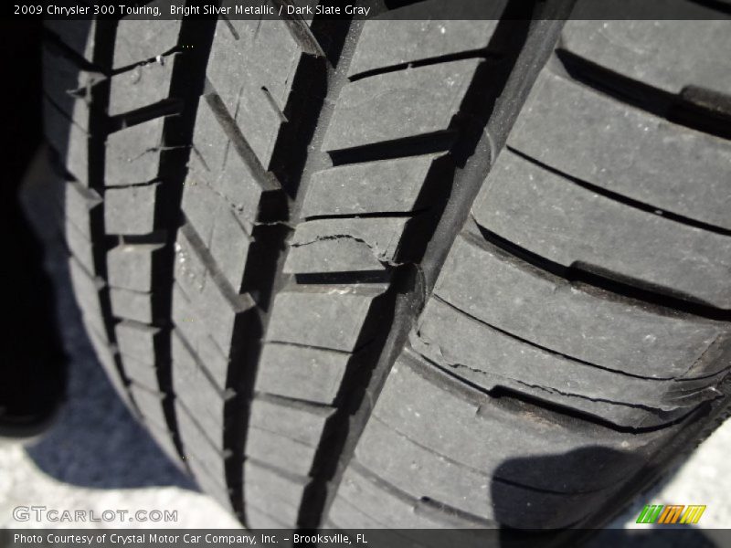Bright Silver Metallic / Dark Slate Gray 2009 Chrysler 300 Touring