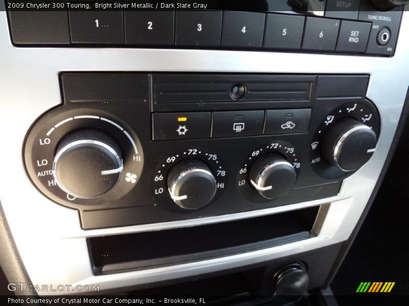 Bright Silver Metallic / Dark Slate Gray 2009 Chrysler 300 Touring