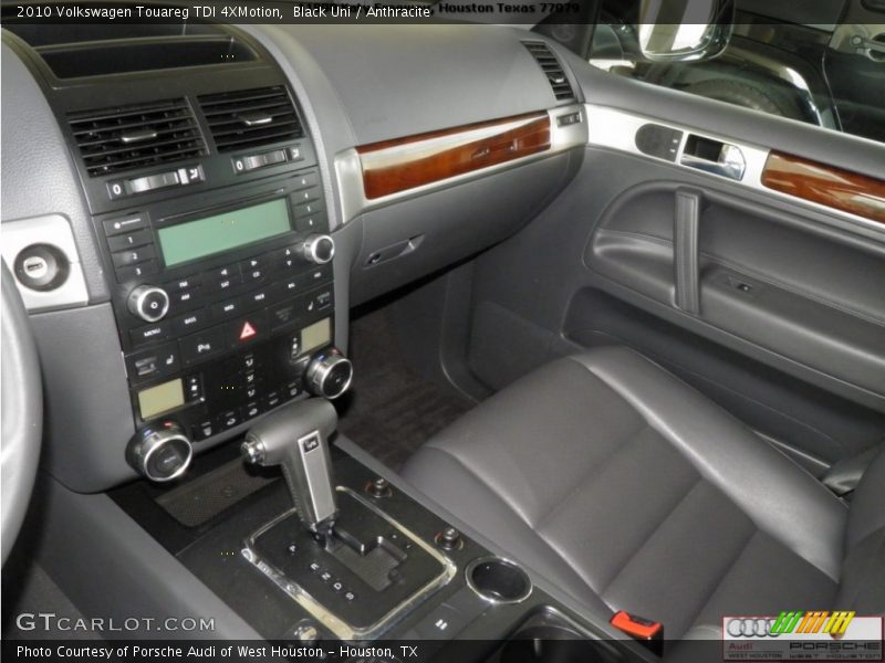 Black Uni / Anthracite 2010 Volkswagen Touareg TDI 4XMotion