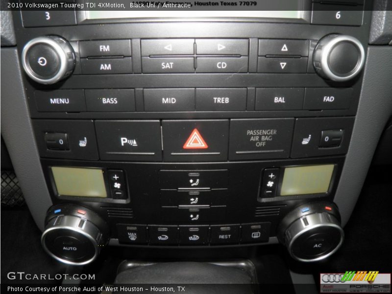 Black Uni / Anthracite 2010 Volkswagen Touareg TDI 4XMotion