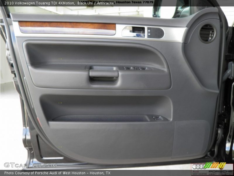 Black Uni / Anthracite 2010 Volkswagen Touareg TDI 4XMotion