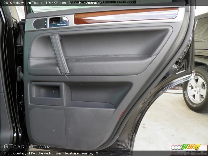 Black Uni / Anthracite 2010 Volkswagen Touareg TDI 4XMotion