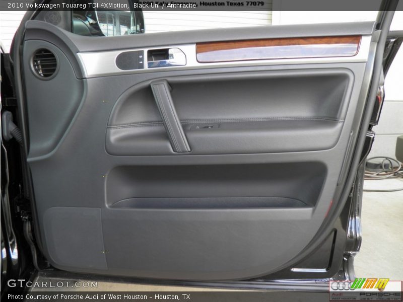Black Uni / Anthracite 2010 Volkswagen Touareg TDI 4XMotion