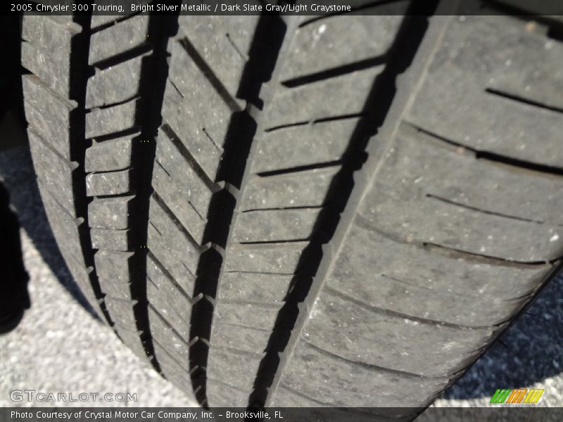 Bright Silver Metallic / Dark Slate Gray/Light Graystone 2005 Chrysler 300 Touring