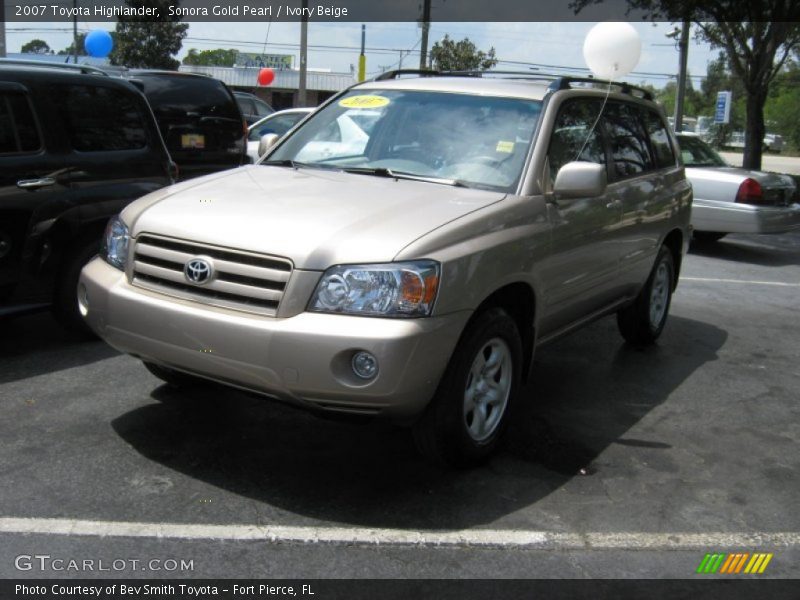 Sonora Gold Pearl / Ivory Beige 2007 Toyota Highlander