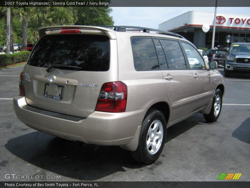 Sonora Gold Pearl / Ivory Beige 2007 Toyota Highlander