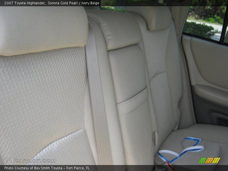 Sonora Gold Pearl / Ivory Beige 2007 Toyota Highlander