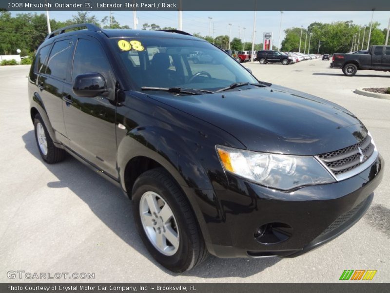 Front 3/4 View of 2008 Outlander ES