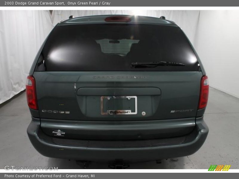 Onyx Green Pearl / Gray 2003 Dodge Grand Caravan Sport