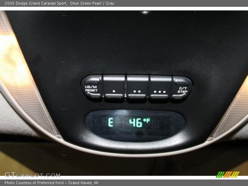 Onyx Green Pearl / Gray 2003 Dodge Grand Caravan Sport