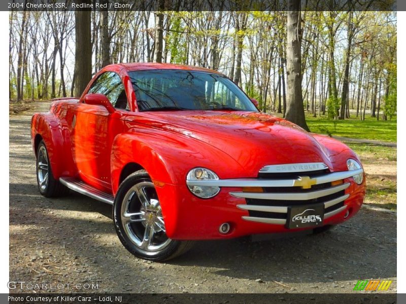 Front 3/4 View of 2004 SSR 