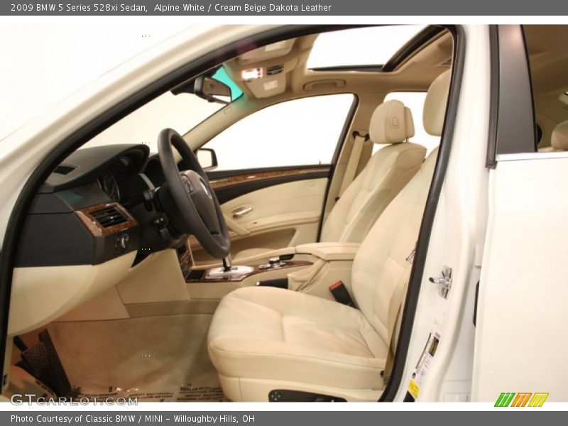 Alpine White / Cream Beige Dakota Leather 2009 BMW 5 Series 528xi Sedan