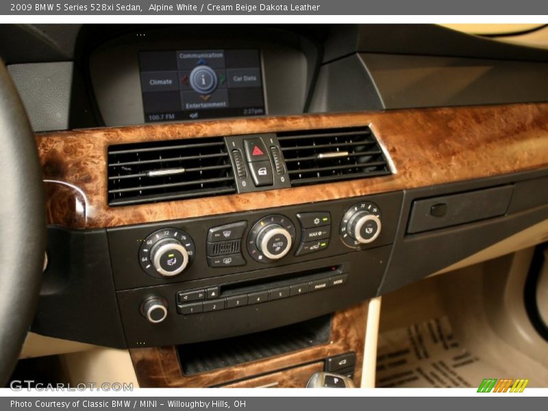 Alpine White / Cream Beige Dakota Leather 2009 BMW 5 Series 528xi Sedan