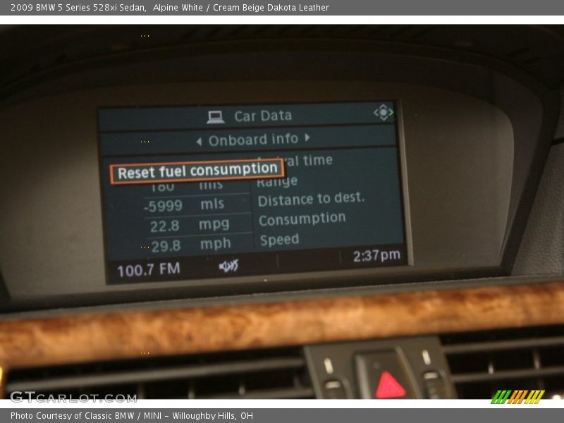 Alpine White / Cream Beige Dakota Leather 2009 BMW 5 Series 528xi Sedan