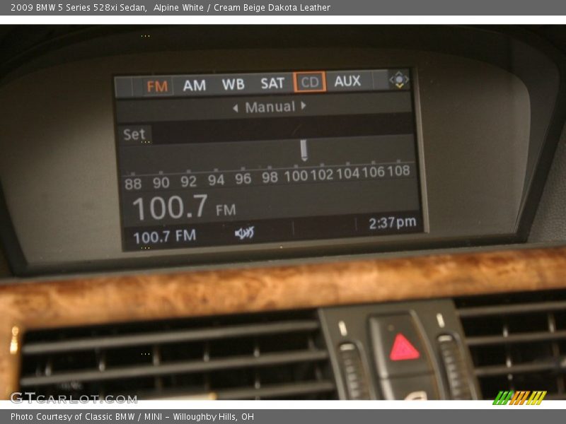 Alpine White / Cream Beige Dakota Leather 2009 BMW 5 Series 528xi Sedan