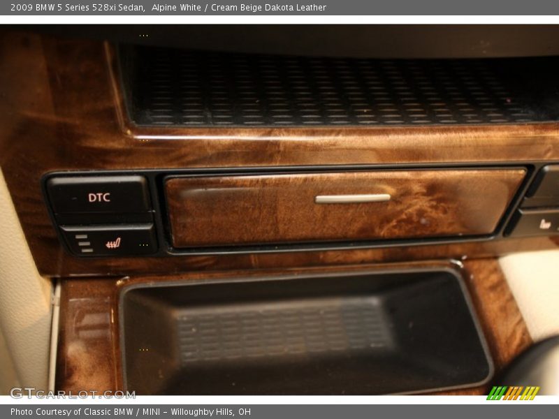 Alpine White / Cream Beige Dakota Leather 2009 BMW 5 Series 528xi Sedan