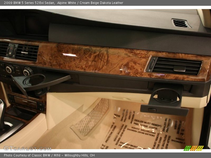 Alpine White / Cream Beige Dakota Leather 2009 BMW 5 Series 528xi Sedan