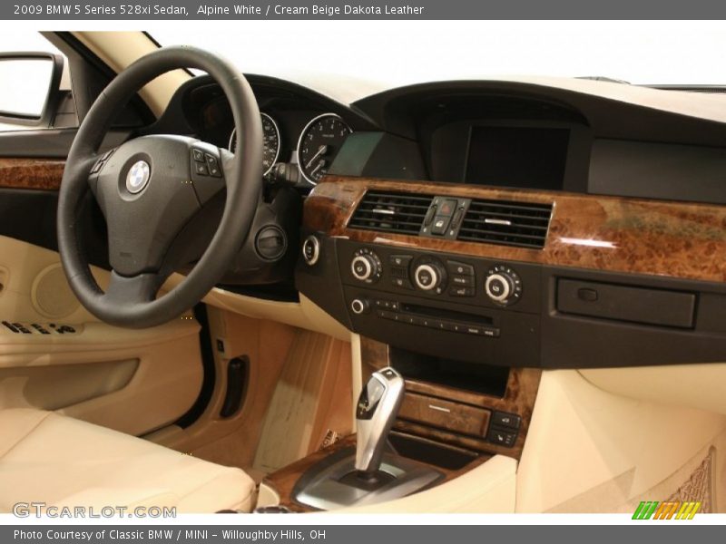 Alpine White / Cream Beige Dakota Leather 2009 BMW 5 Series 528xi Sedan