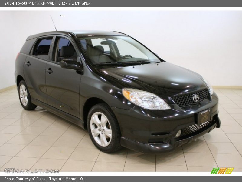 Front 3/4 View of 2004 Matrix XR AWD
