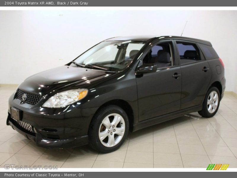 Front 3/4 View of 2004 Matrix XR AWD