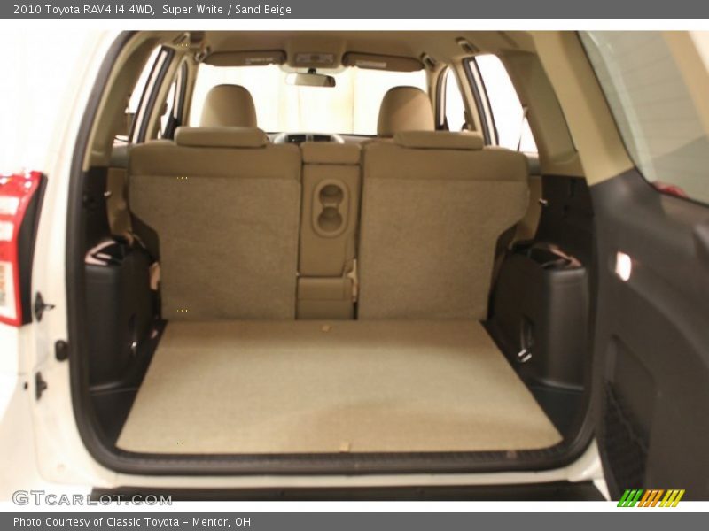 Super White / Sand Beige 2010 Toyota RAV4 I4 4WD