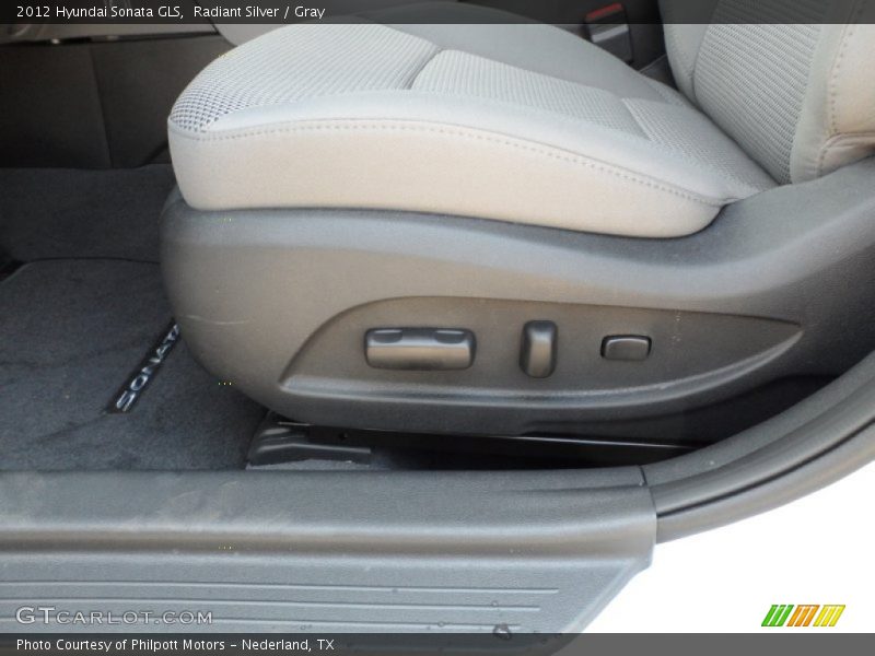 Radiant Silver / Gray 2012 Hyundai Sonata GLS