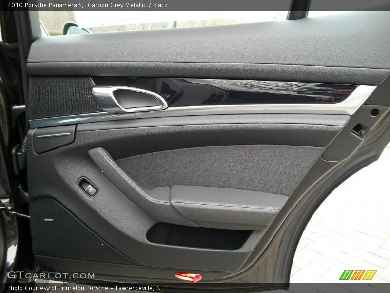 Door Panel of 2010 Panamera S