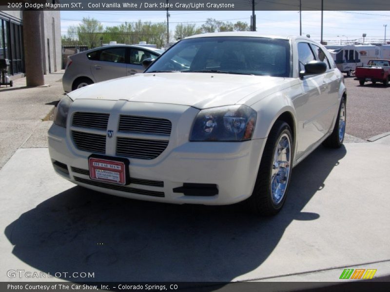 Cool Vanilla White / Dark Slate Gray/Light Graystone 2005 Dodge Magnum SXT