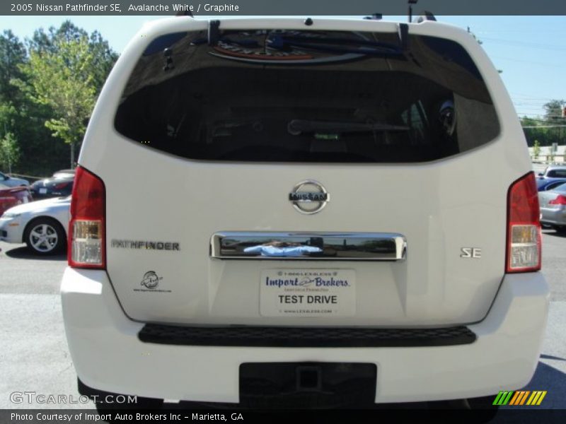 Avalanche White / Graphite 2005 Nissan Pathfinder SE