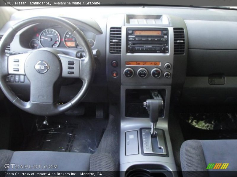 Avalanche White / Graphite 2005 Nissan Pathfinder SE