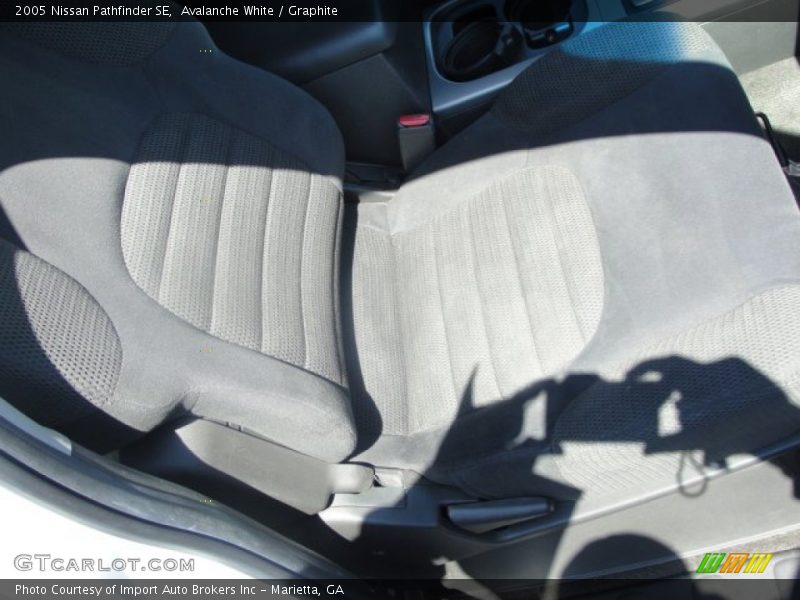 Avalanche White / Graphite 2005 Nissan Pathfinder SE