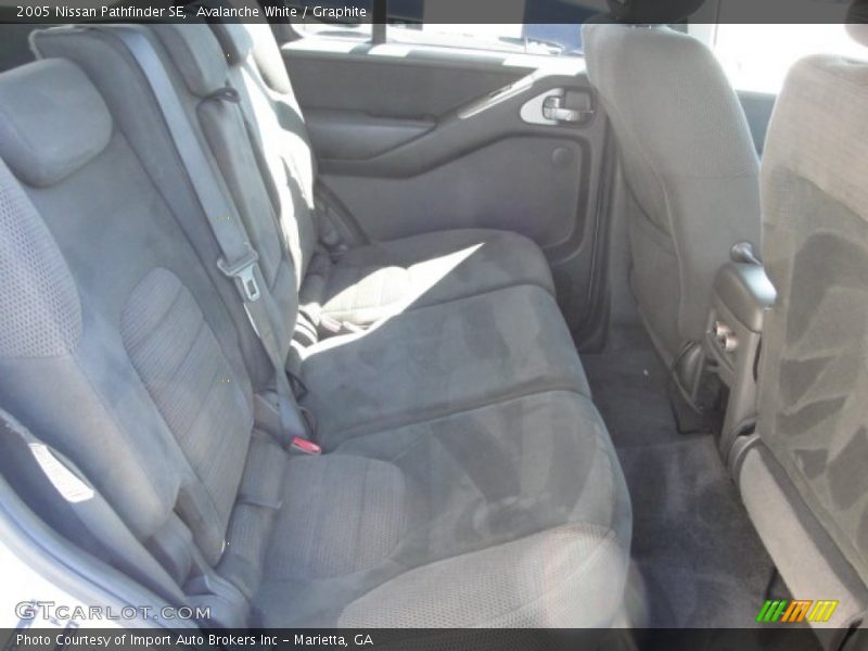 Avalanche White / Graphite 2005 Nissan Pathfinder SE
