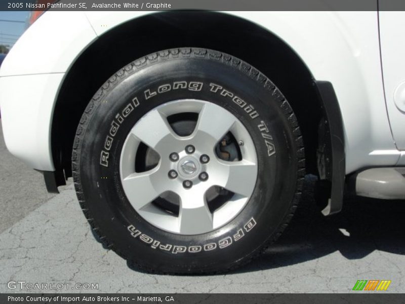 Avalanche White / Graphite 2005 Nissan Pathfinder SE