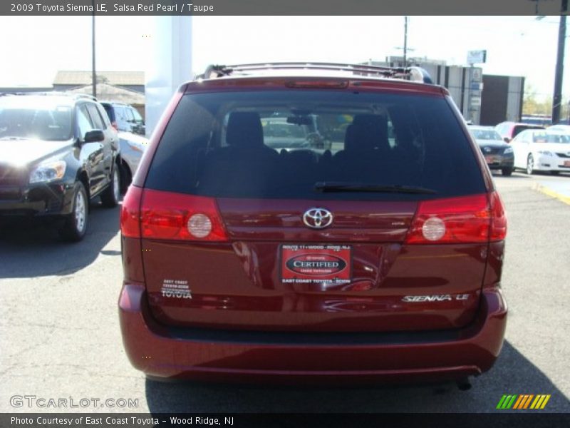 Salsa Red Pearl / Taupe 2009 Toyota Sienna LE