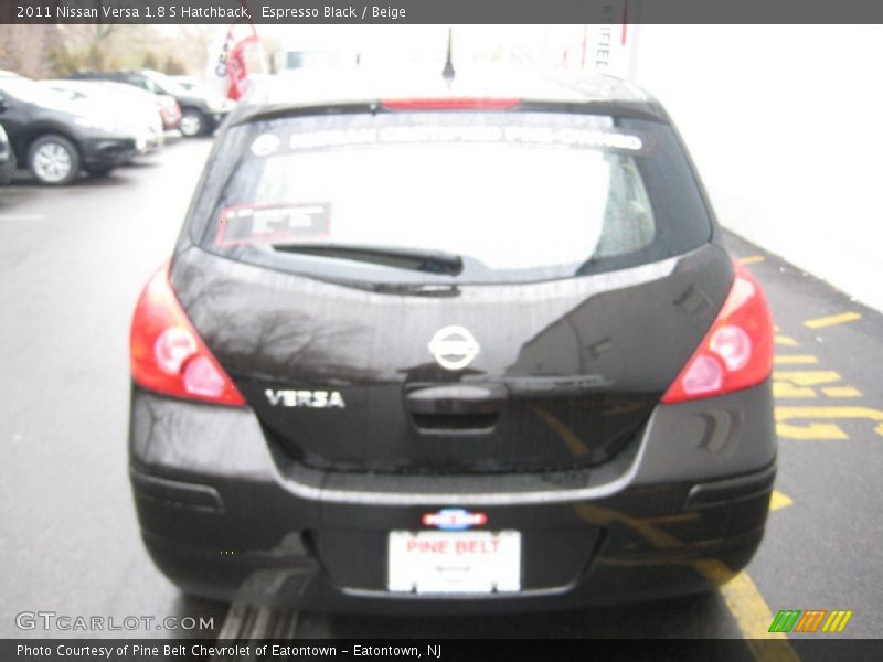 Espresso Black / Beige 2011 Nissan Versa 1.8 S Hatchback