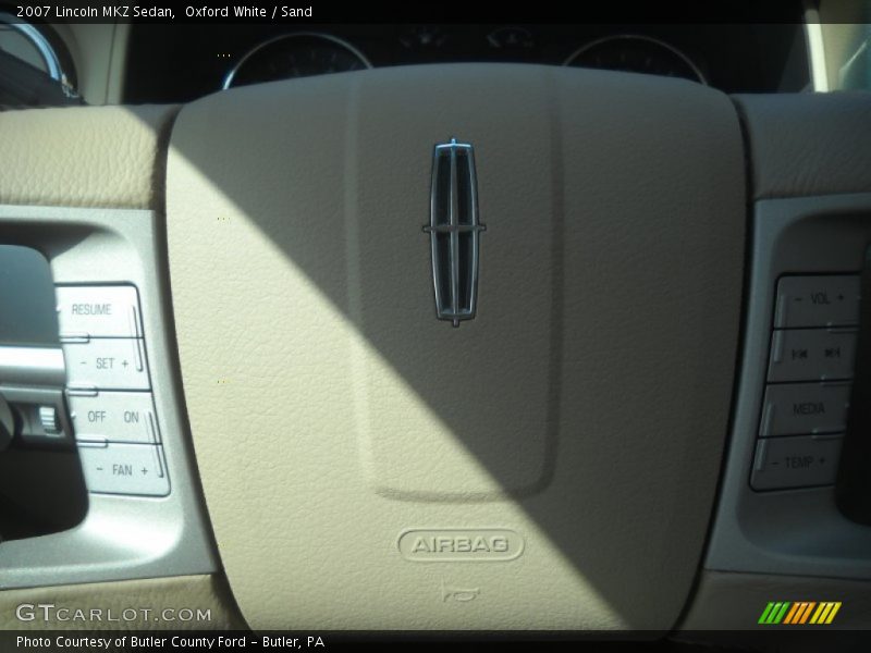 Oxford White / Sand 2007 Lincoln MKZ Sedan