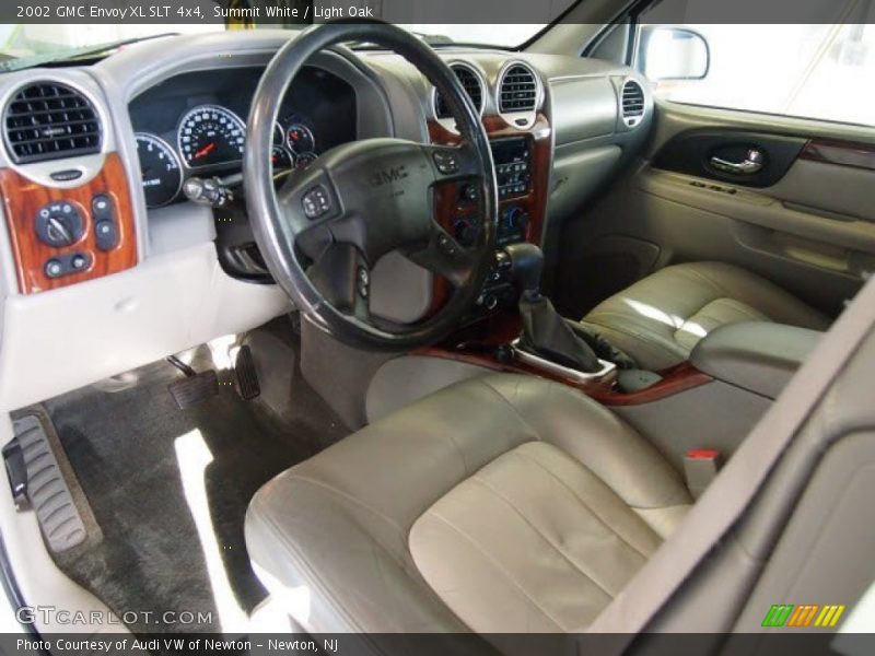 Summit White / Light Oak 2002 GMC Envoy XL SLT 4x4