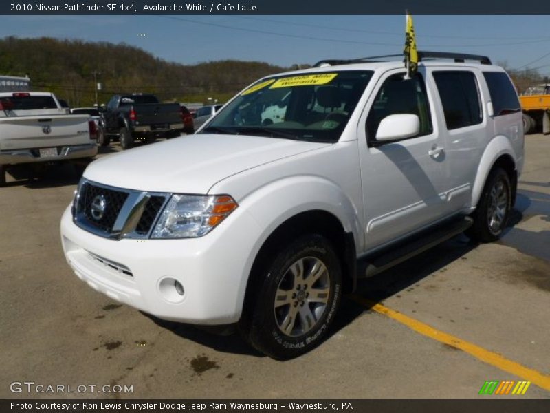 Avalanche White / Cafe Latte 2010 Nissan Pathfinder SE 4x4
