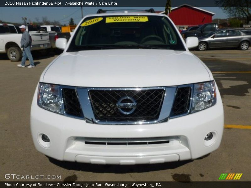 Avalanche White / Cafe Latte 2010 Nissan Pathfinder SE 4x4