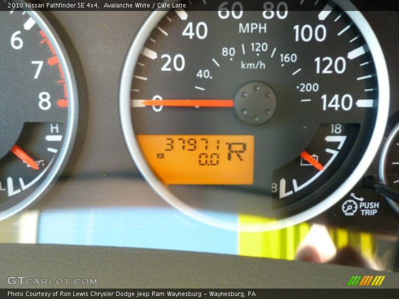 Avalanche White / Cafe Latte 2010 Nissan Pathfinder SE 4x4